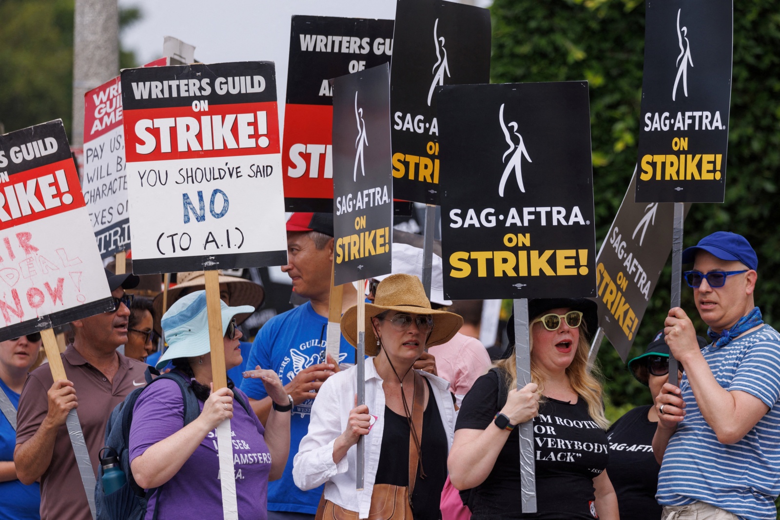 Sweat & Solidarity on the Picket Line | Commonweal Magazine